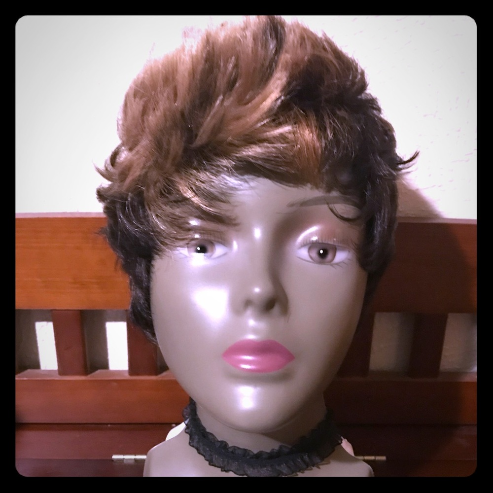Short pixie cut wig blonde and brown mixed
